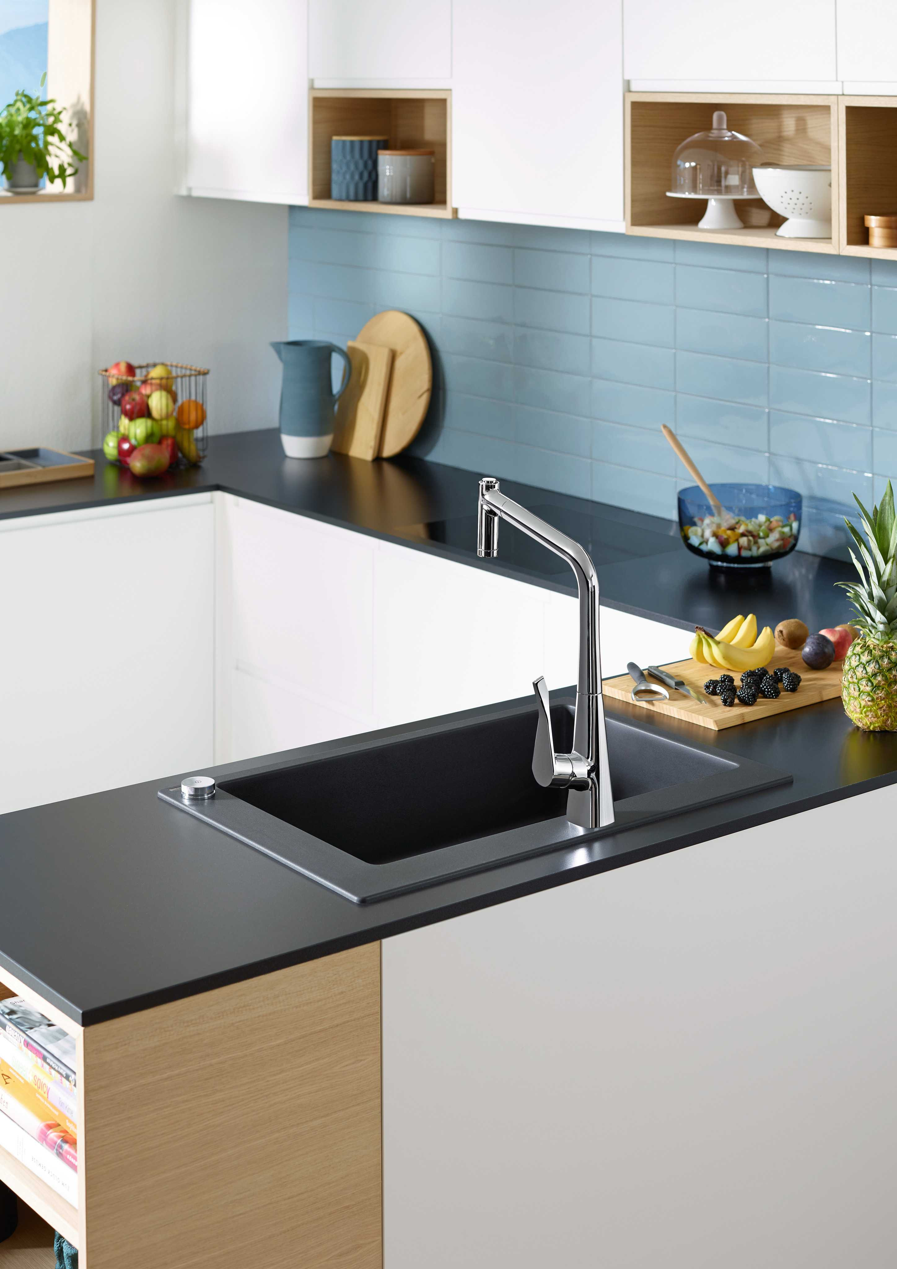 Кухонная мойка с встроенным смесителем Hansgrohe C51-F660-02 43213000, черный