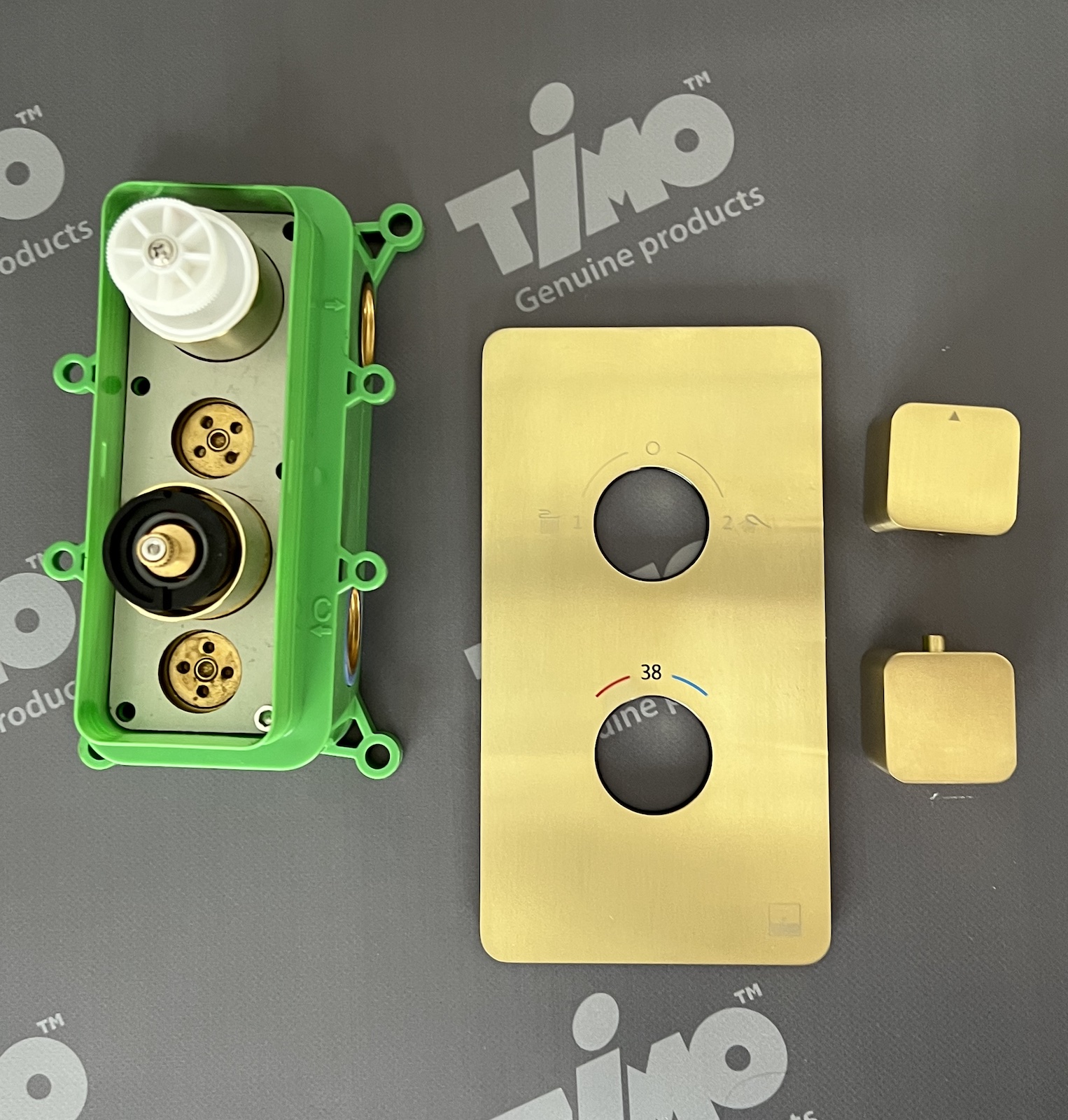 Душевой комплект Timo Petruma SX-5019/17SM с термостатом золото матовое