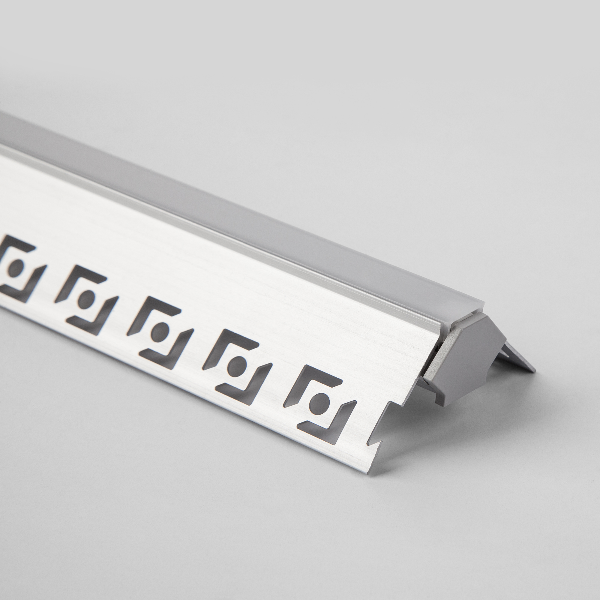 Встраиваемый угловой алюминиевый профиль для светодиодной ленты Elektrostandard LL-2-ALP015 4690389170584 (внешний угол)
