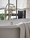 Смеситель для ванны с душем Jacob Delafon Cleo 1889 E24314-BGG глянцевое золото - 9 изображение